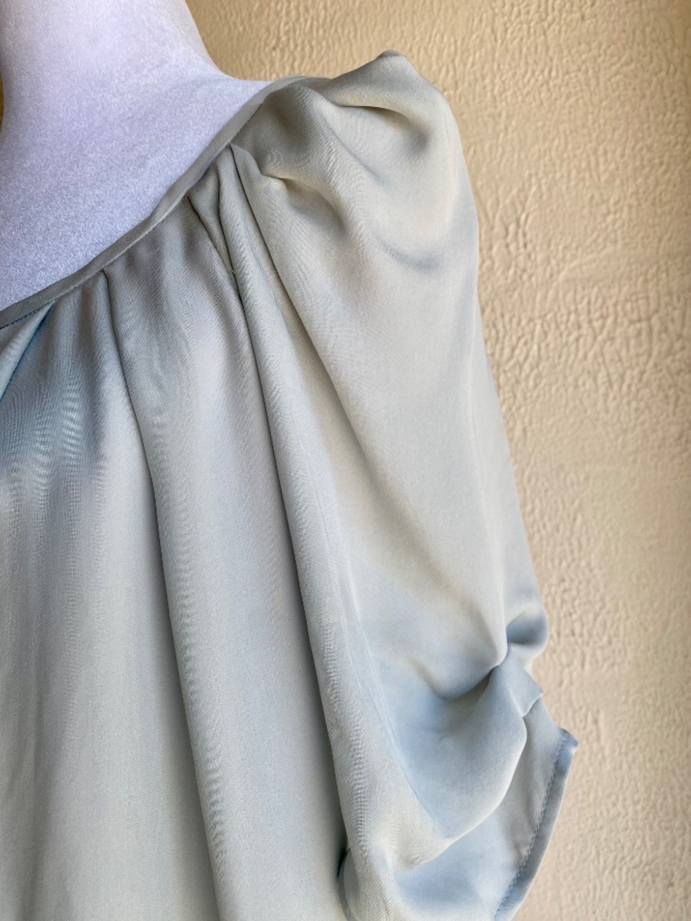 Joie short sleeved silk top in pale blue/gray, with bow tie at back Size L - Picture 7 of 11